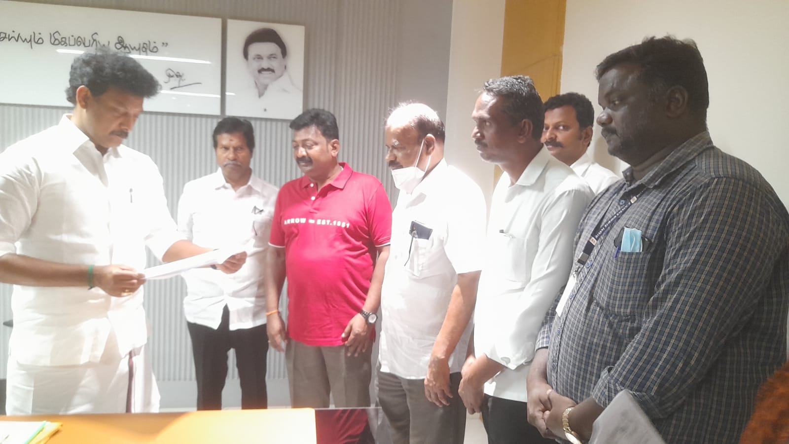 பள்ளிக்கல்வி அமைச்சருடன் சங்க நிர்வாகிகள் சந்திப்பு